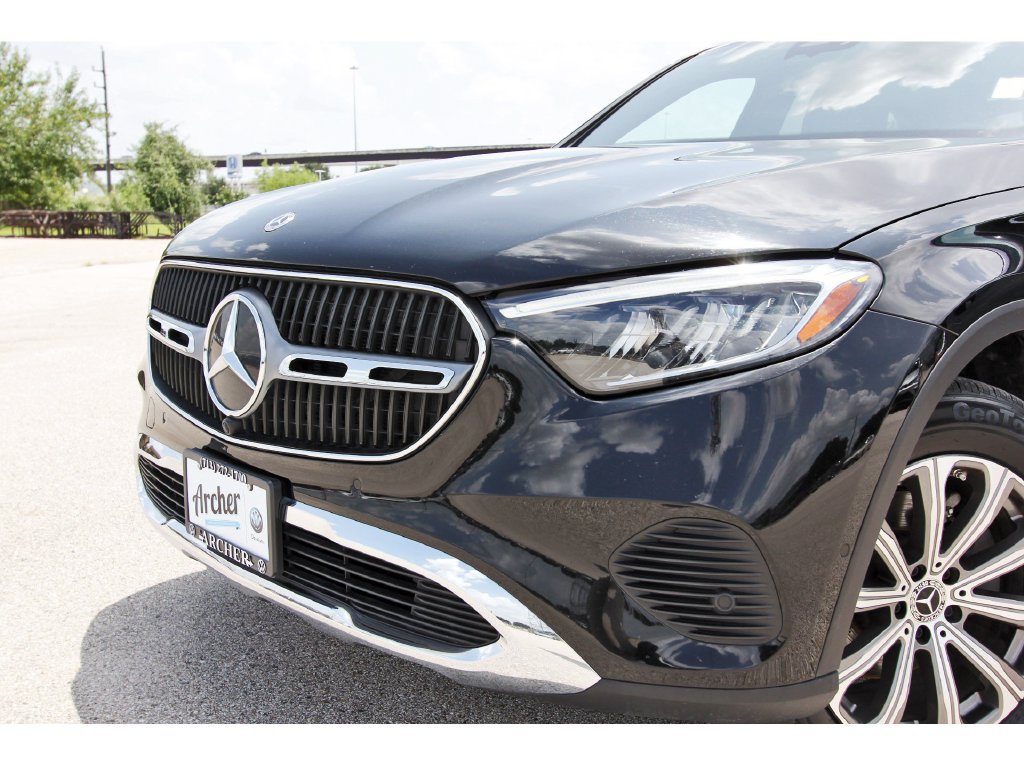 Used 2024 Mercedes-Benz GLC 300 4MATIC image 36