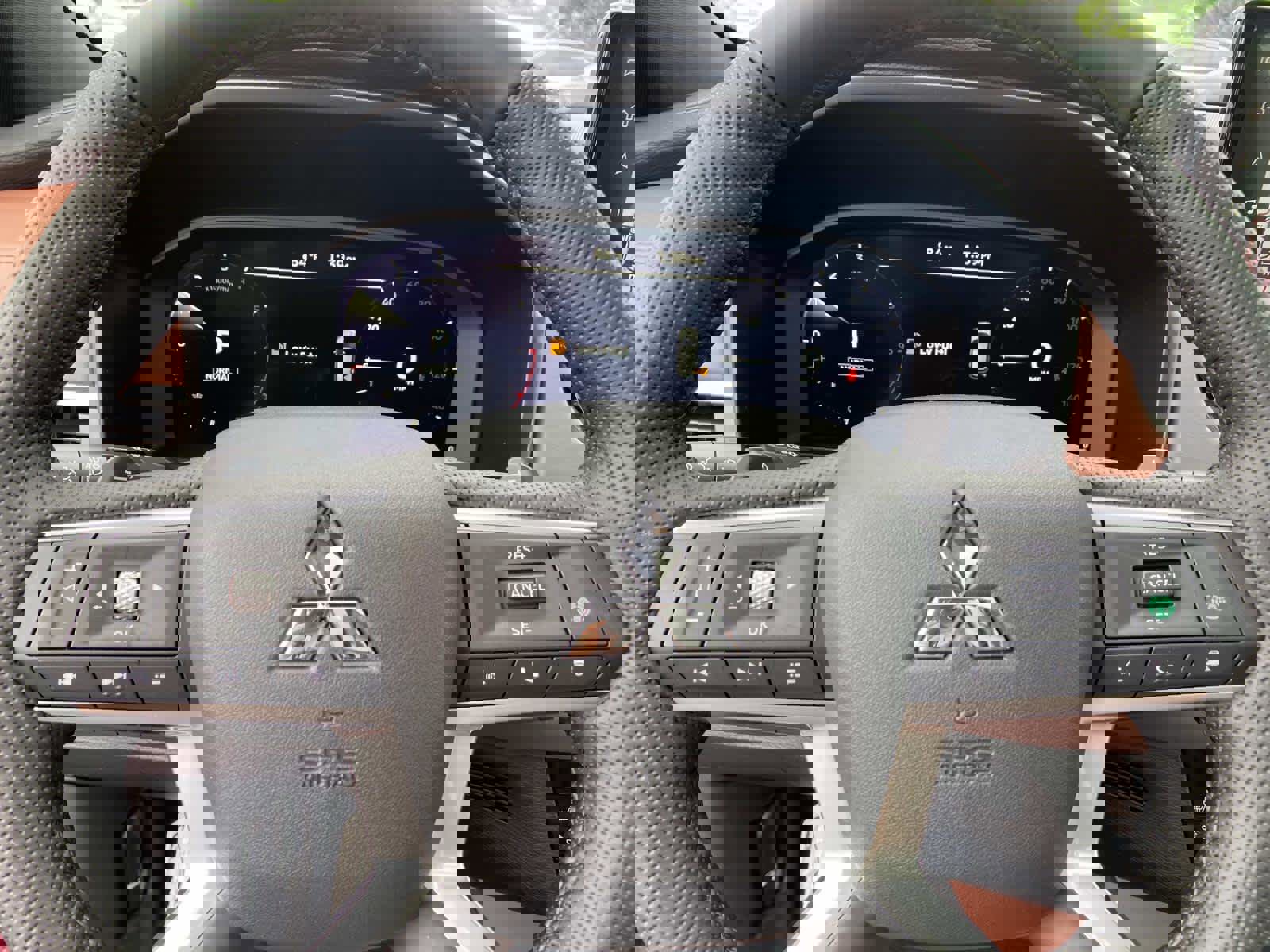 New 2025 Mitsubishi Outlander SEL image 16