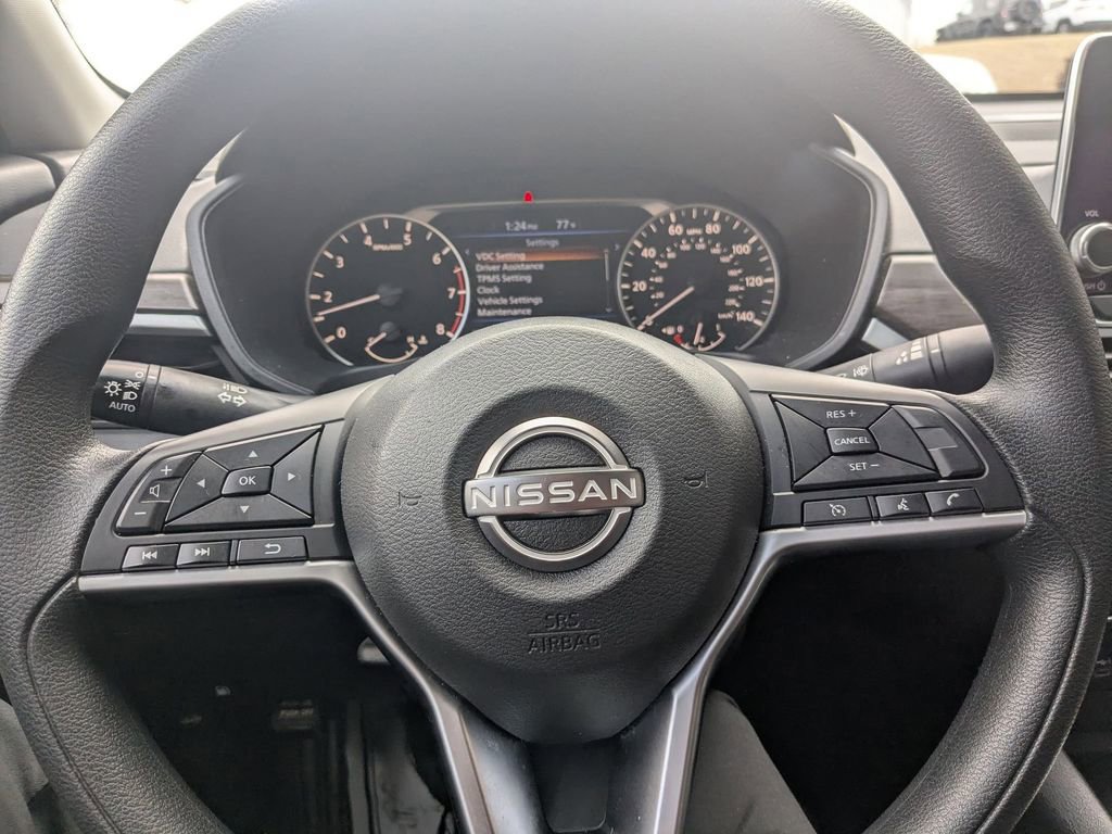 Used 2024 Nissan Altima 2.5 SV image 13