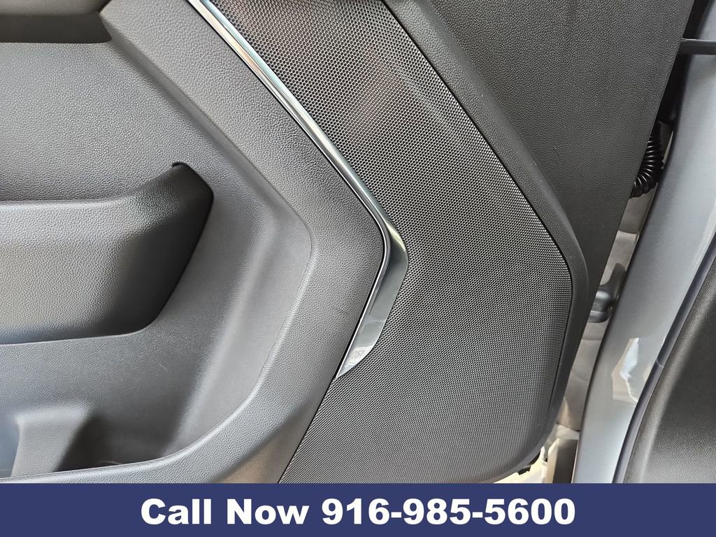 New 2026 Chevrolet Suburban LT image 28