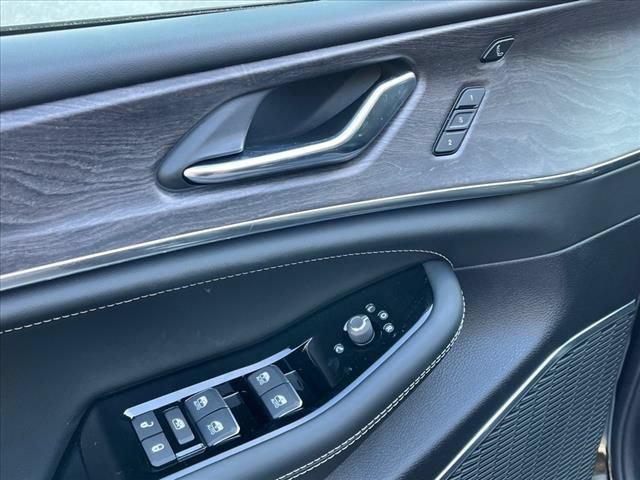 New 2025 Jeep Grand Cherokee L Overland w/ Advanced Protech Group III AWD/4WD image 14