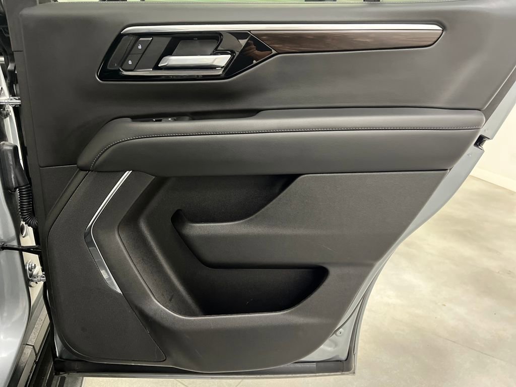 Used 2025 Chevrolet Tahoe LT image 19