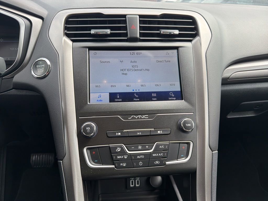 Used 2020 Ford Fusion SE image 11