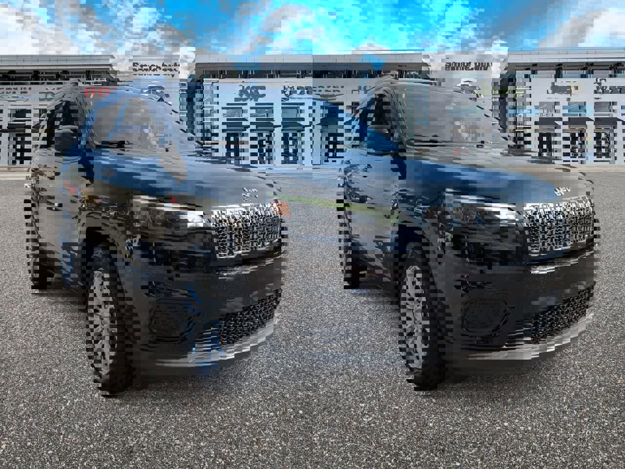 Used 2020 Jeep Cherokee Latitude image 2