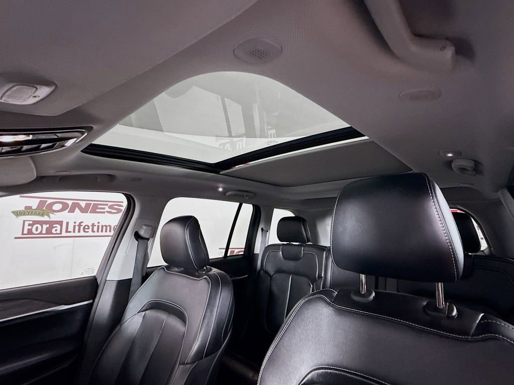 Used 2022 Jeep Grand Cherokee Limited 4xe image 11