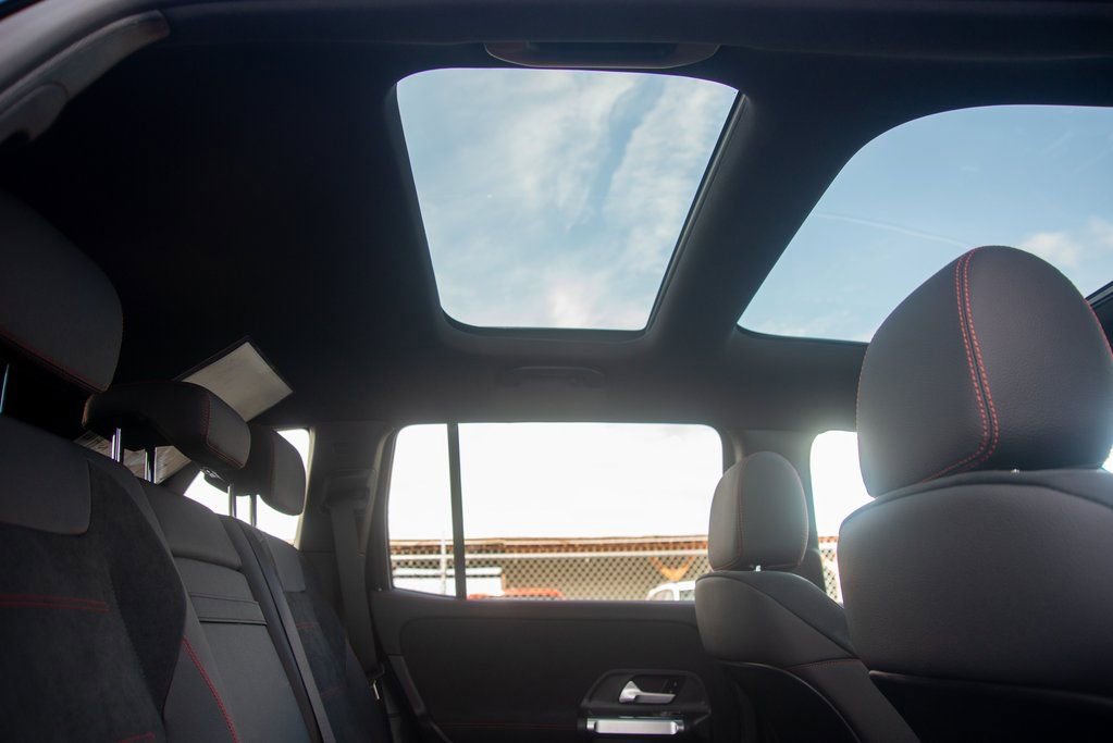 Certified 2025 Mercedes-Benz GLB 250 4MATIC image 34