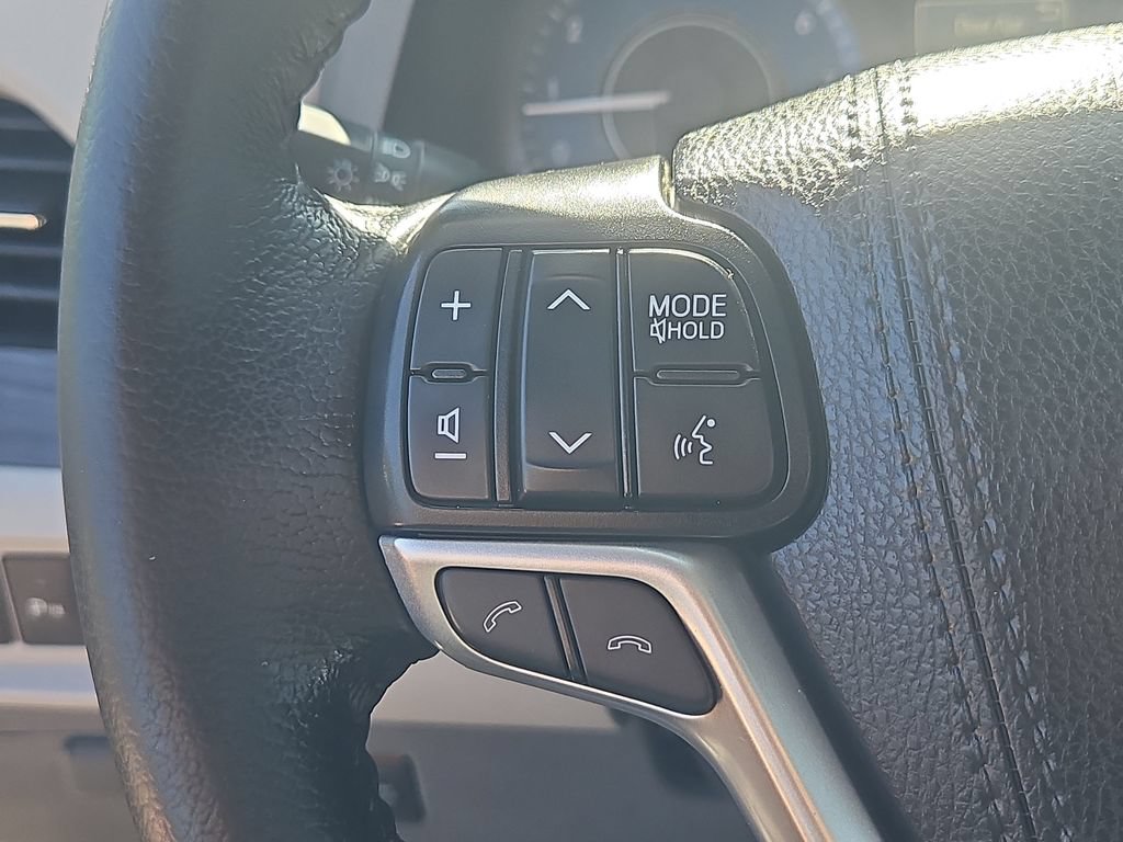 Used 2020 Toyota Sienna XLE w/ XLE Navigation Package AWD/4WD image 22