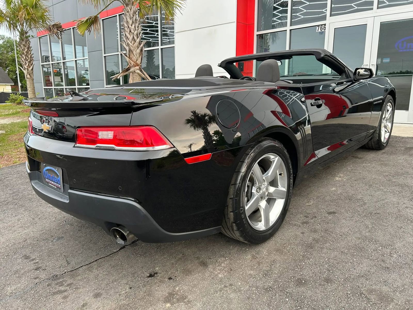 Used 2015 Chevrolet Camaro LT RWD image 13