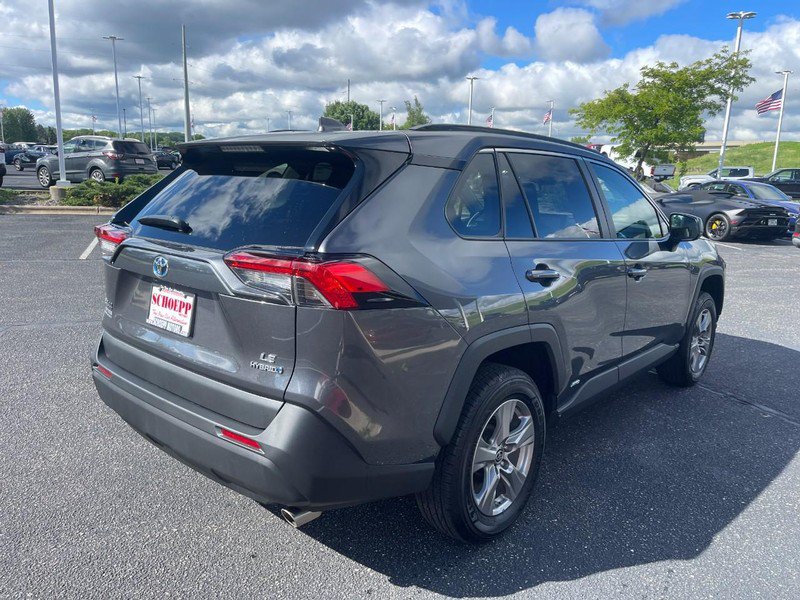 Used 2024 Toyota RAV4 LE AWD/4WD image 3