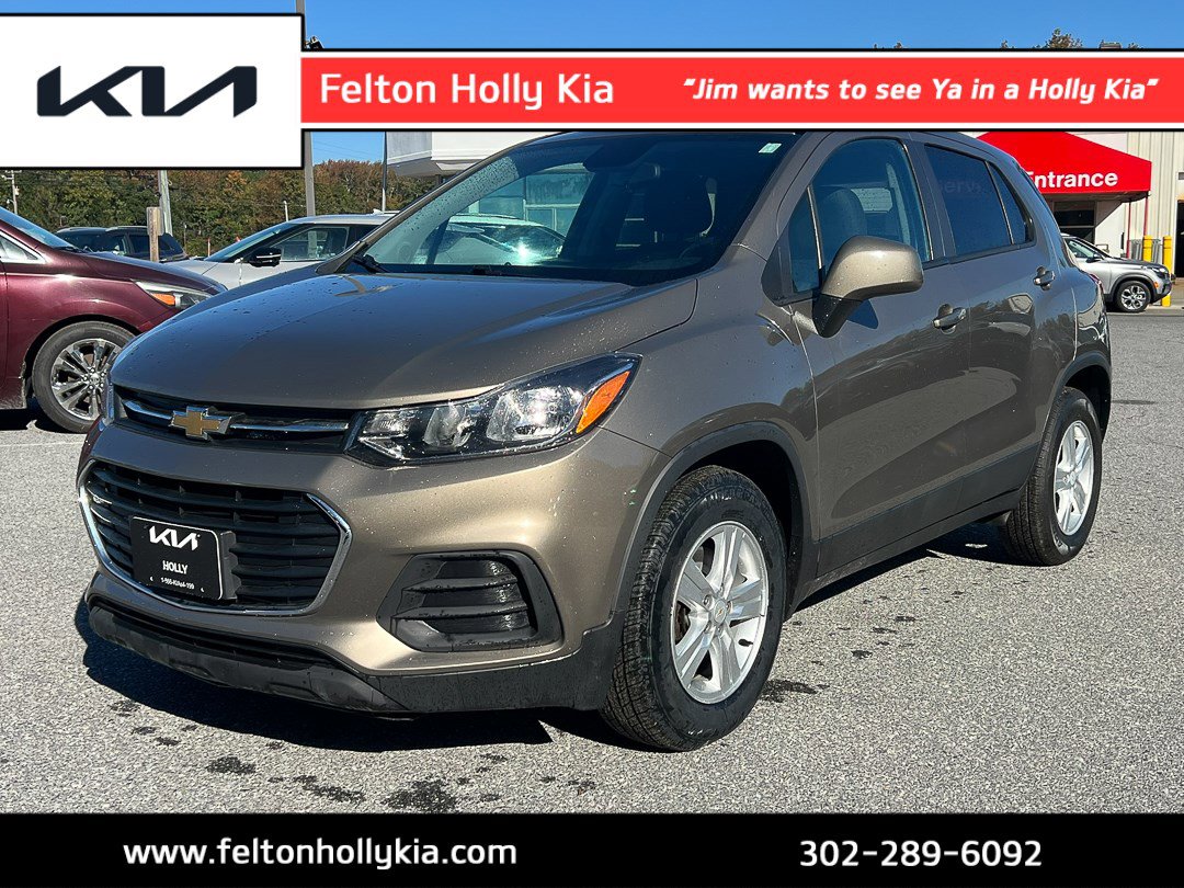 Used 2021 Chevrolet Trax LS w/ Tint and Cruise Package image 1