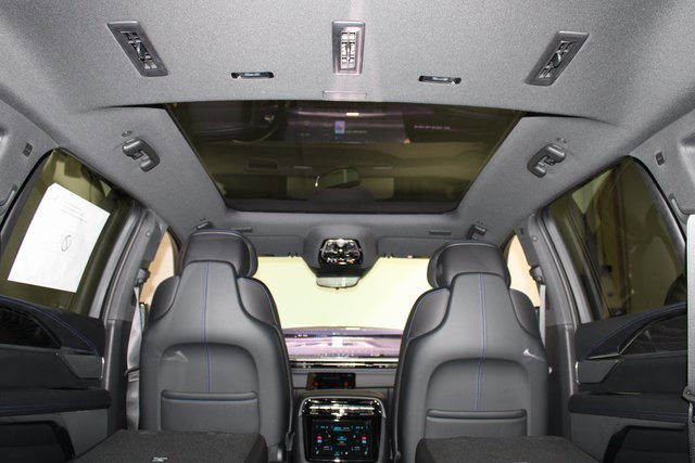 New 2025 Cadillac Escalade IQ Sport 1 w/ LPO, ONYX Package image 38