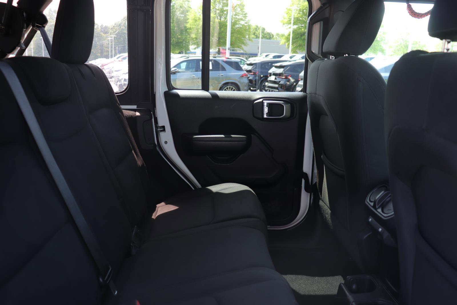 Used 2018 Jeep Wrangler Unlimited Sport S image 16