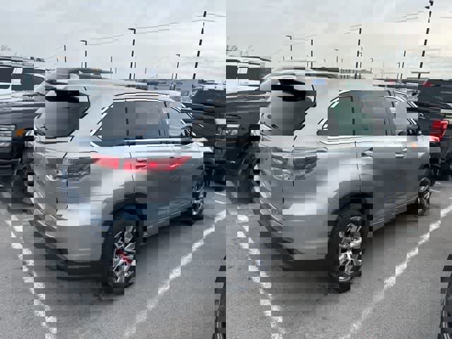 Used 2016 Toyota Highlander Plus image 17