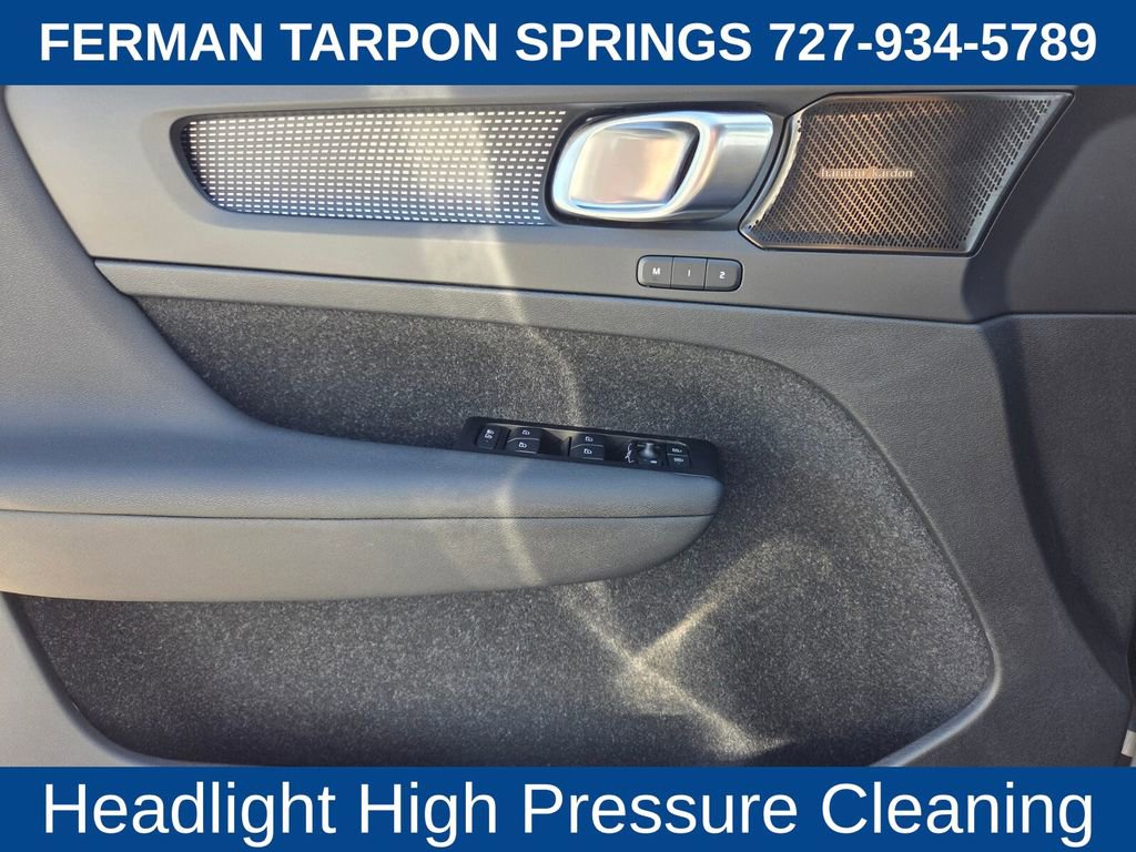 Certified 2021 Volvo XC40 T5 R-Design w/ Advanced Package image 25