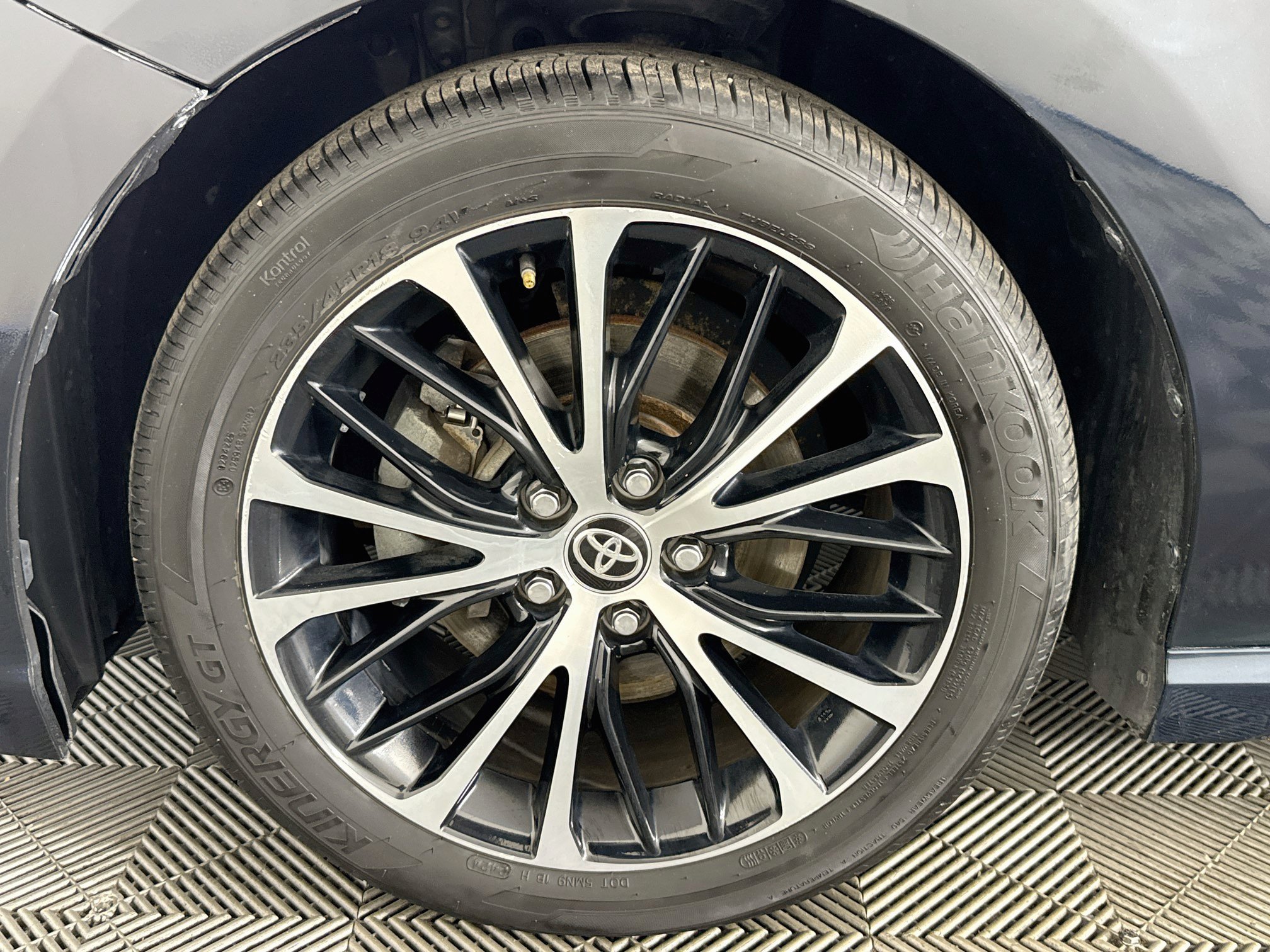 Used 2020 Toyota Camry SE FWD image 35