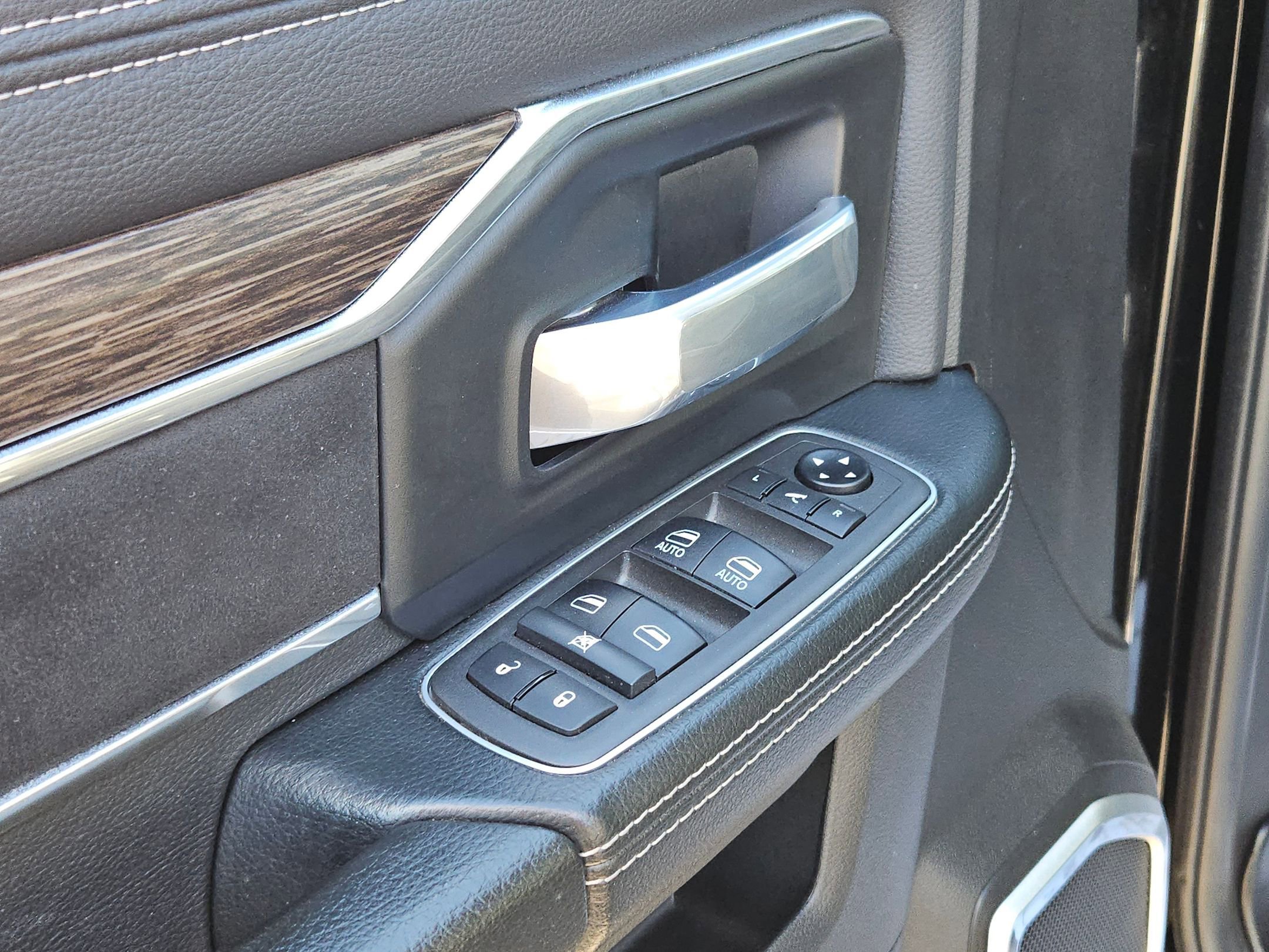 Used 2021 RAM 2500 Laramie image 12