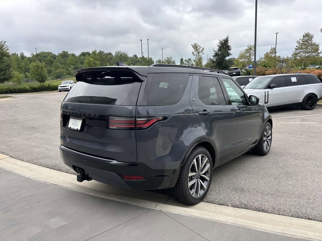 New 2025 Land Rover Discovery Dynamic SE image 5