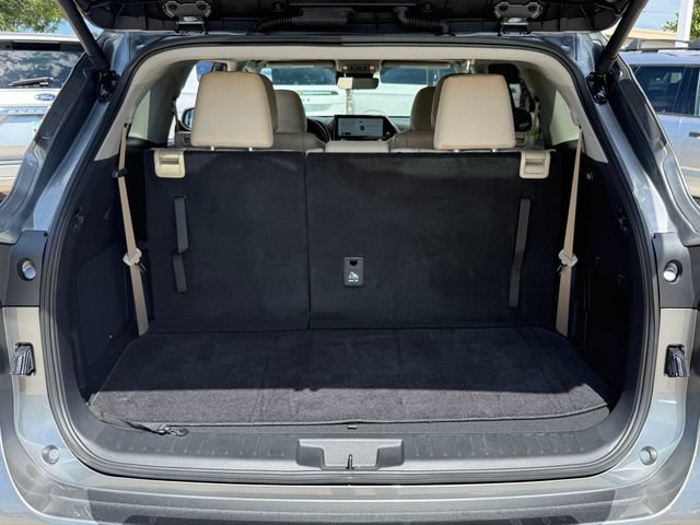 Used 2025 Toyota Highlander Limited FWD image 30