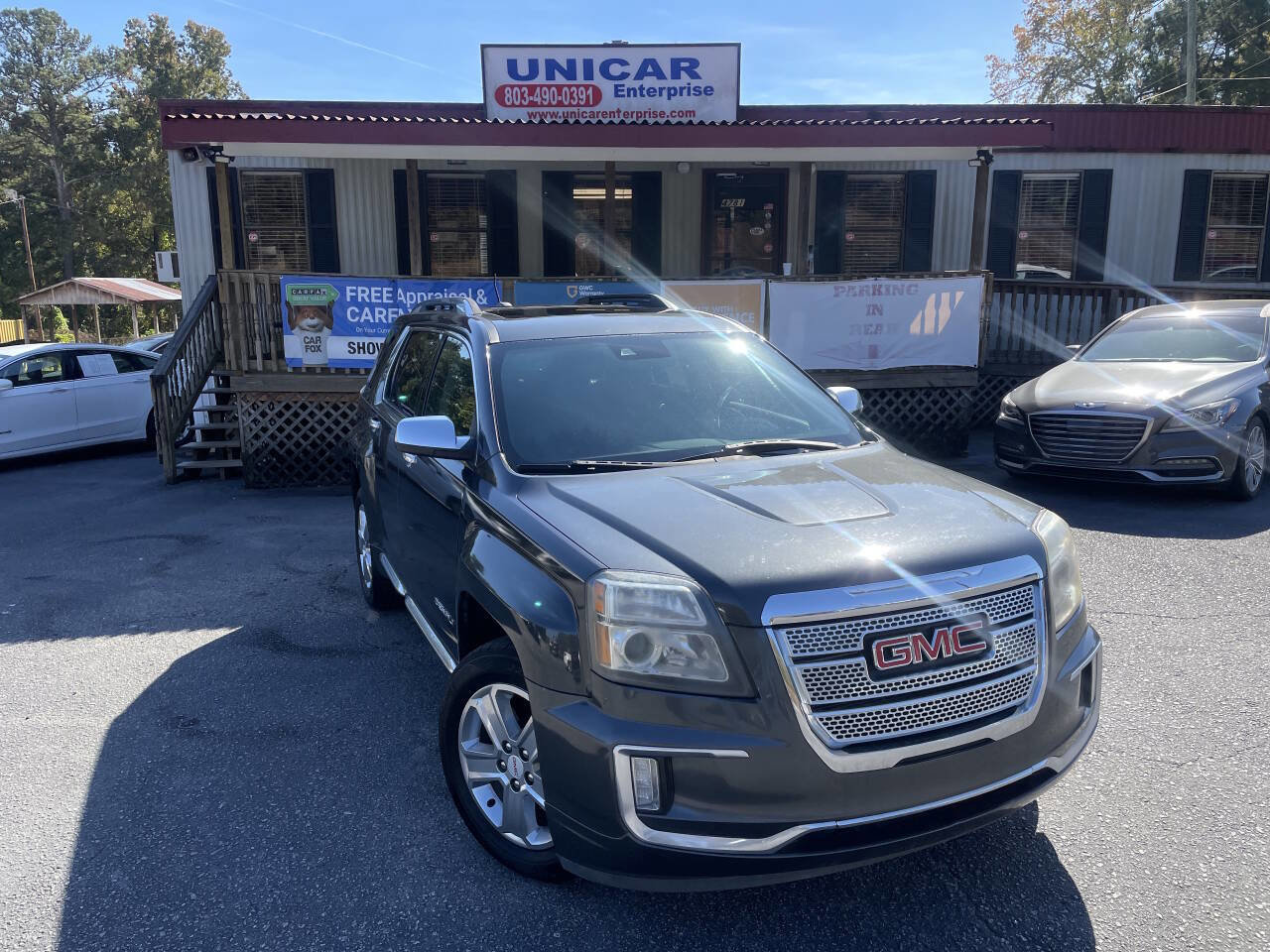 Used 2017 GMC Terrain Denali image 1