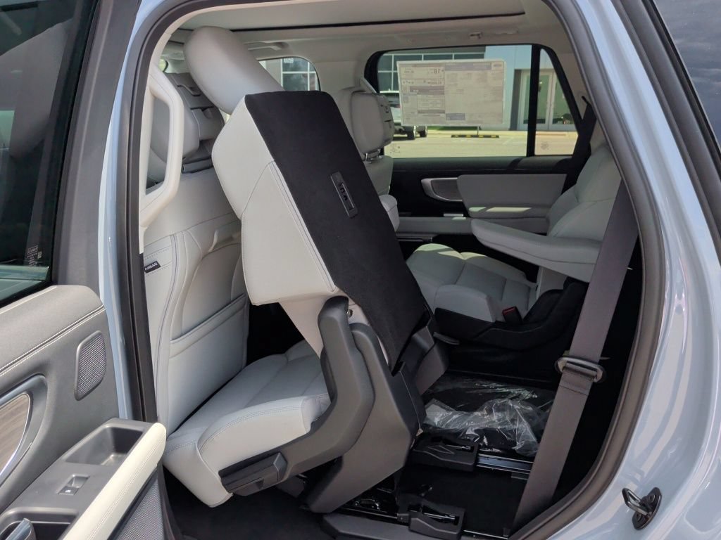 New 2027 Ford Expedition Platinum w/ Driver's Package RWD image 40