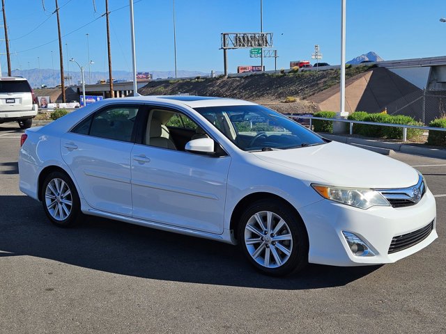 Used 2014 Toyota Camry XLE FWD video 3