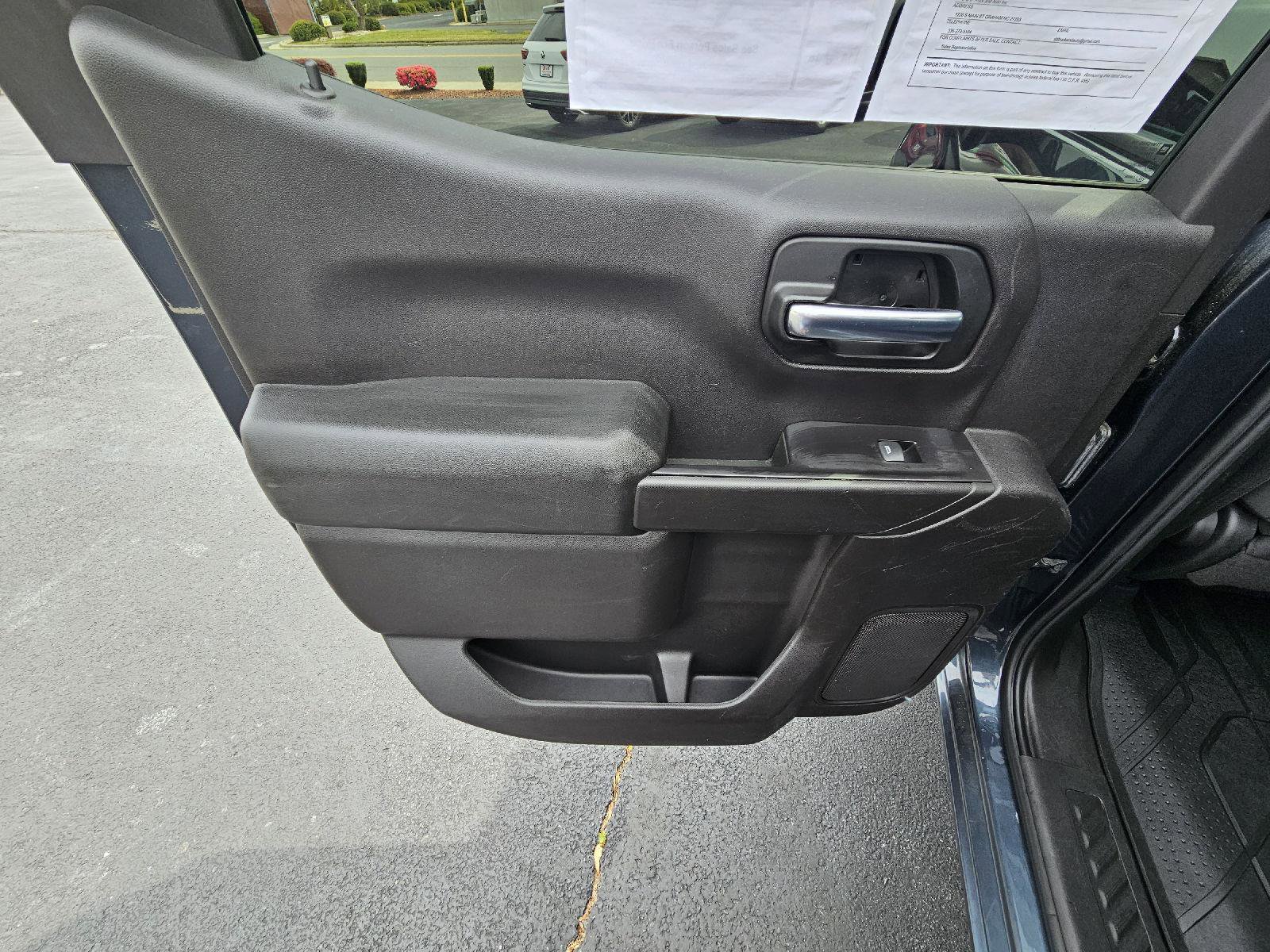 Used 2020 Chevrolet Silverado 1500 Custom Trail Boss w/ Custom Convenience Package image 17