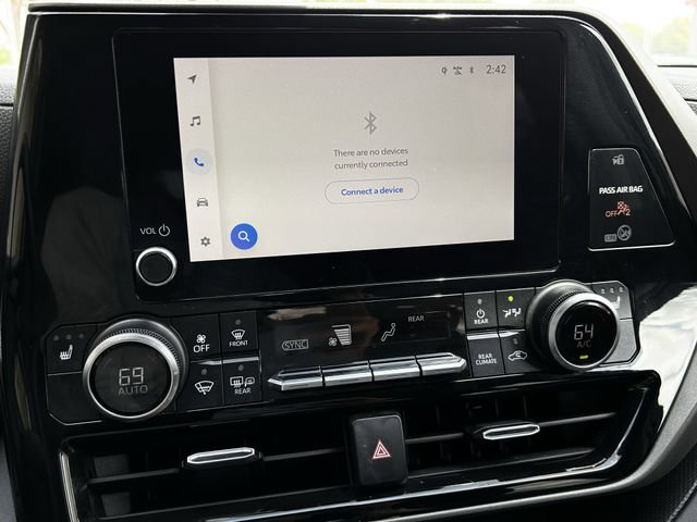 Used 2023 Toyota Highlander XLE FWD image 20