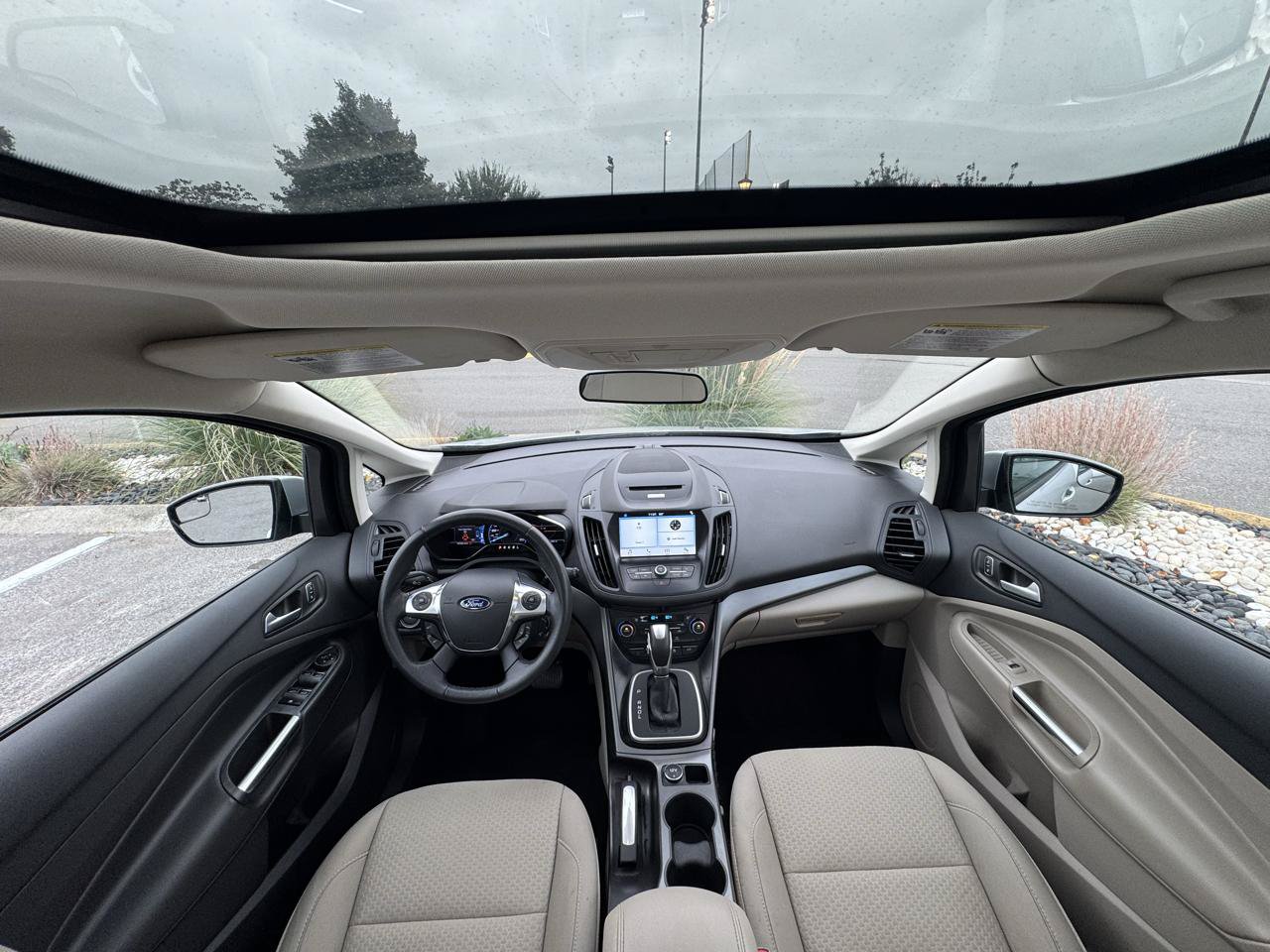 Used 2017 Ford C-MAX Energi SE w/ Equipment Group 401A FWD image 26