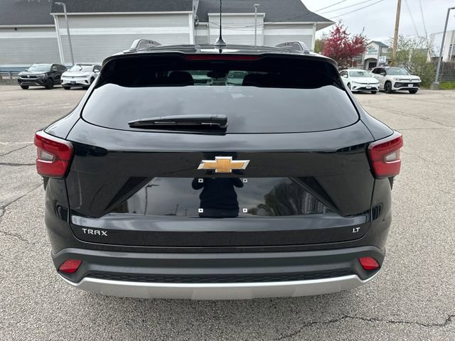 Used 2024 Chevrolet Trax LT w/ Driver Confidence Package FWD image 7
