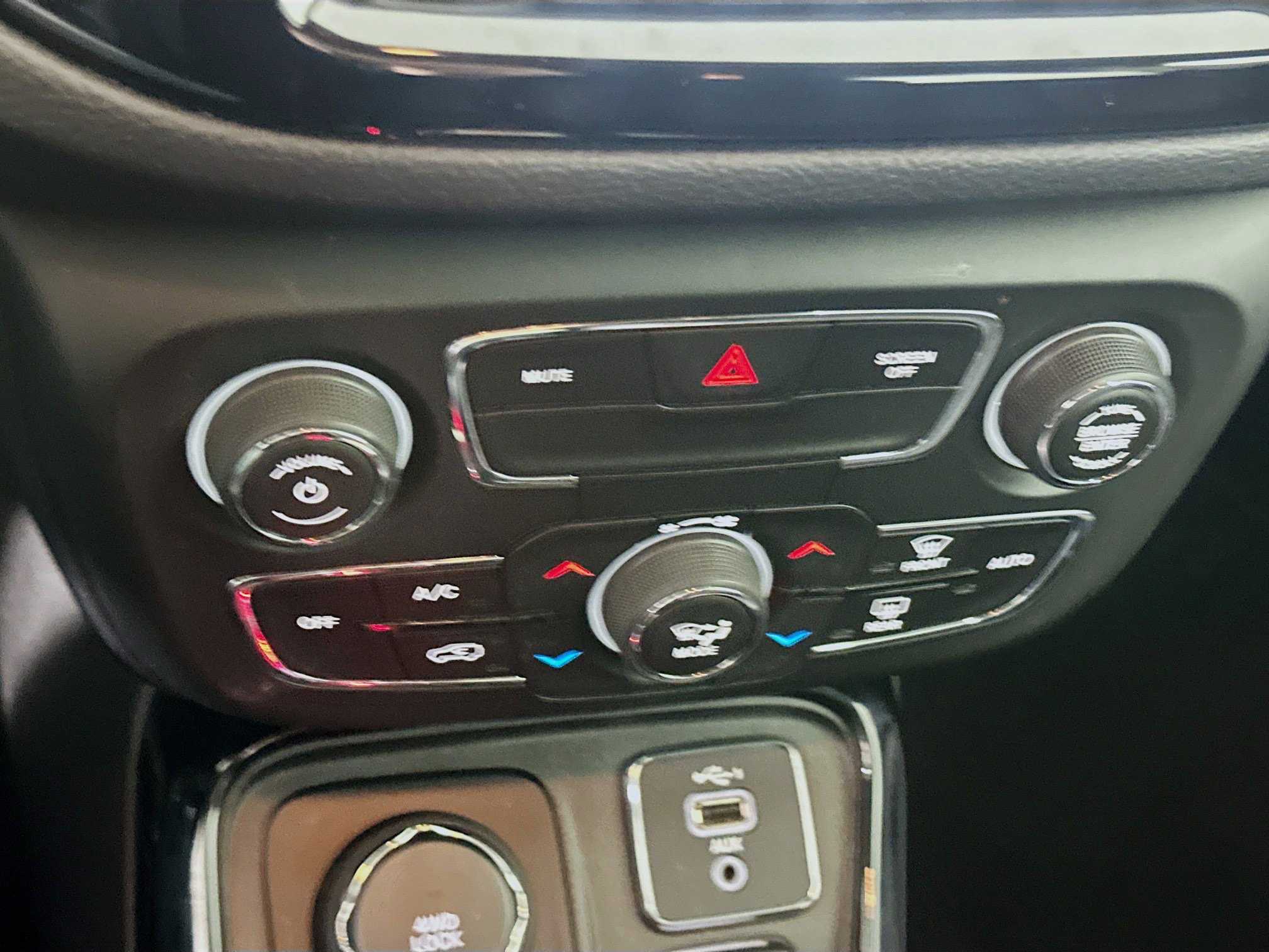 Used 2020 Jeep Compass Limited image 23