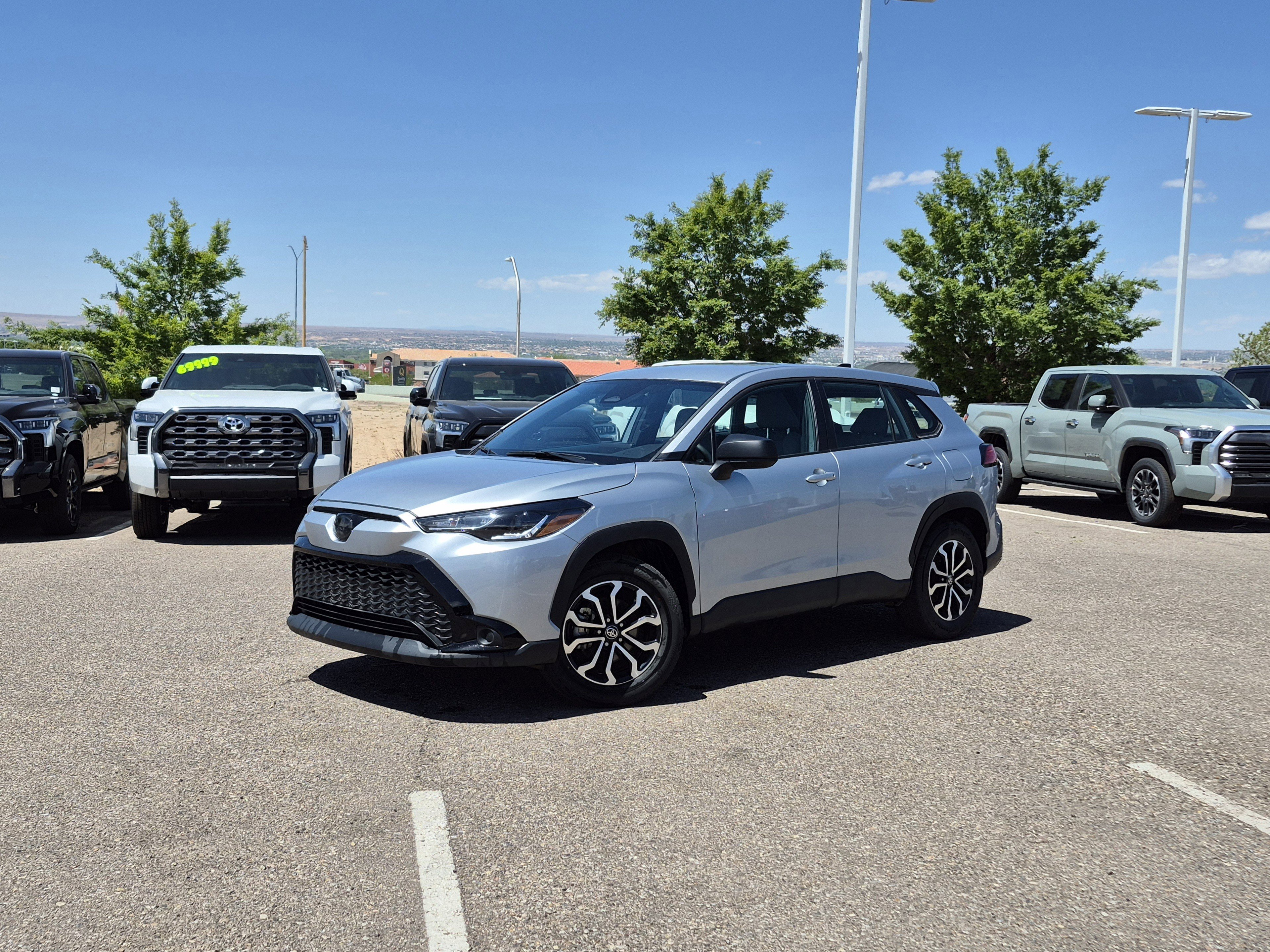 Used 2025 Toyota Corolla Cross AWD Hybrid image 1