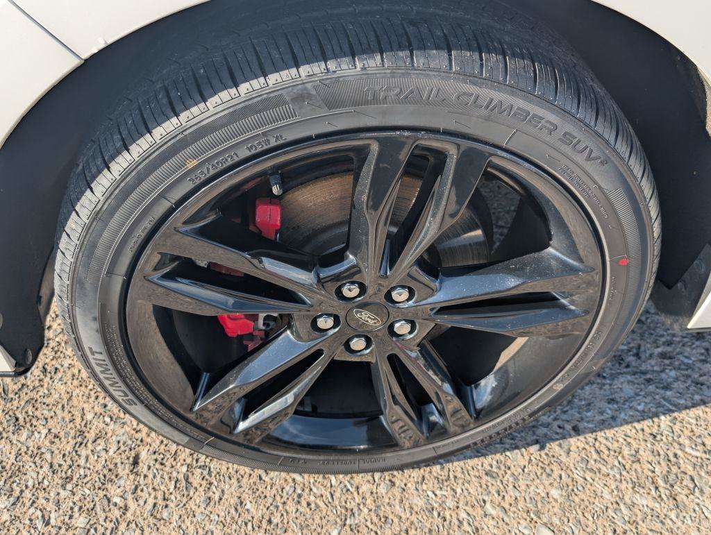 Used 2020 Ford Edge ST w/ Equipment Group 401A AWD/4WD image 14