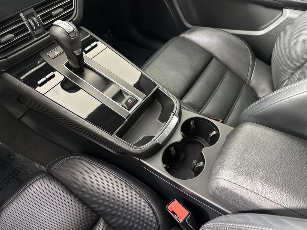 Certified 2023 Porsche Macan Turbo image 32