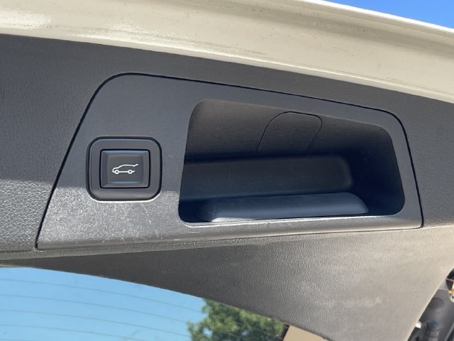 Used 2018 Buick Envision Essence FWD image 28