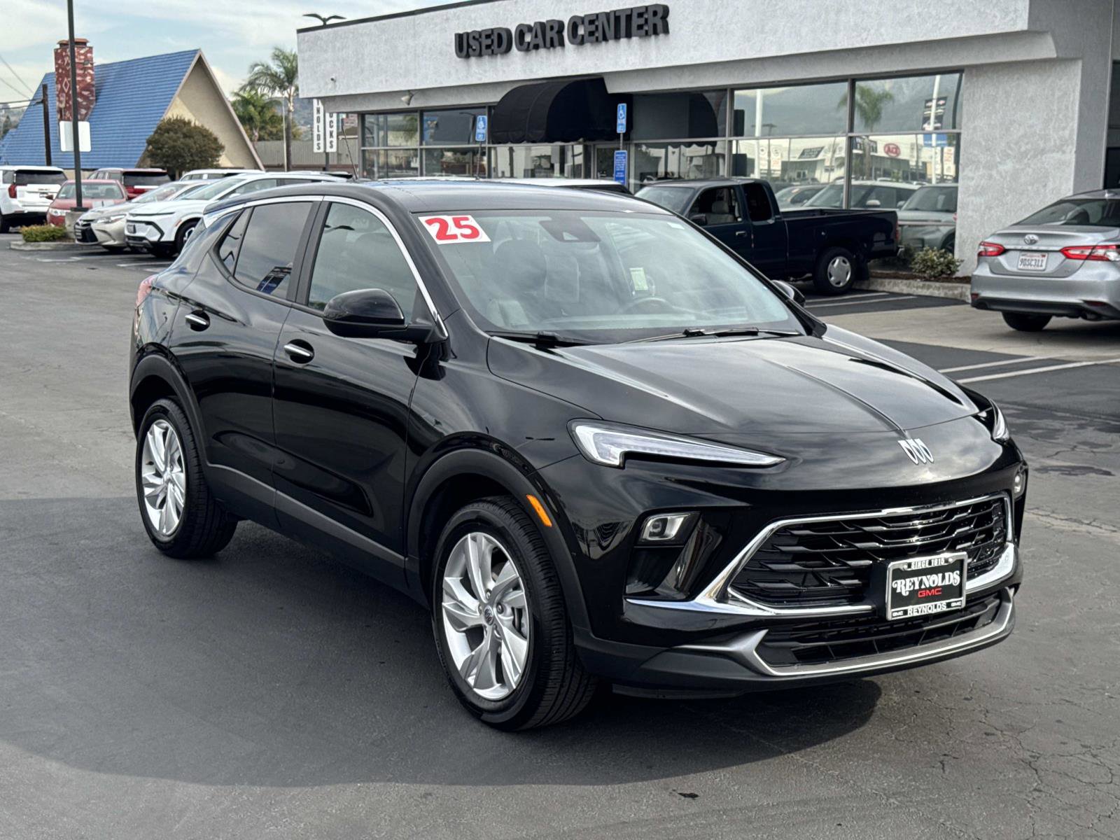 Used 2025 Buick Encore GX Preferred image 3