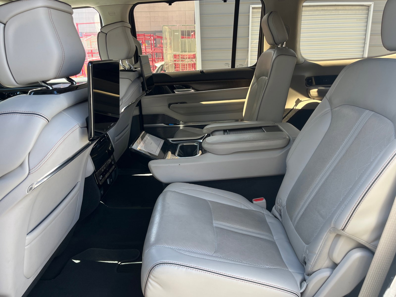 Used 2022 Jeep Grand Wagoneer Series II w/ Premium Group II image 25