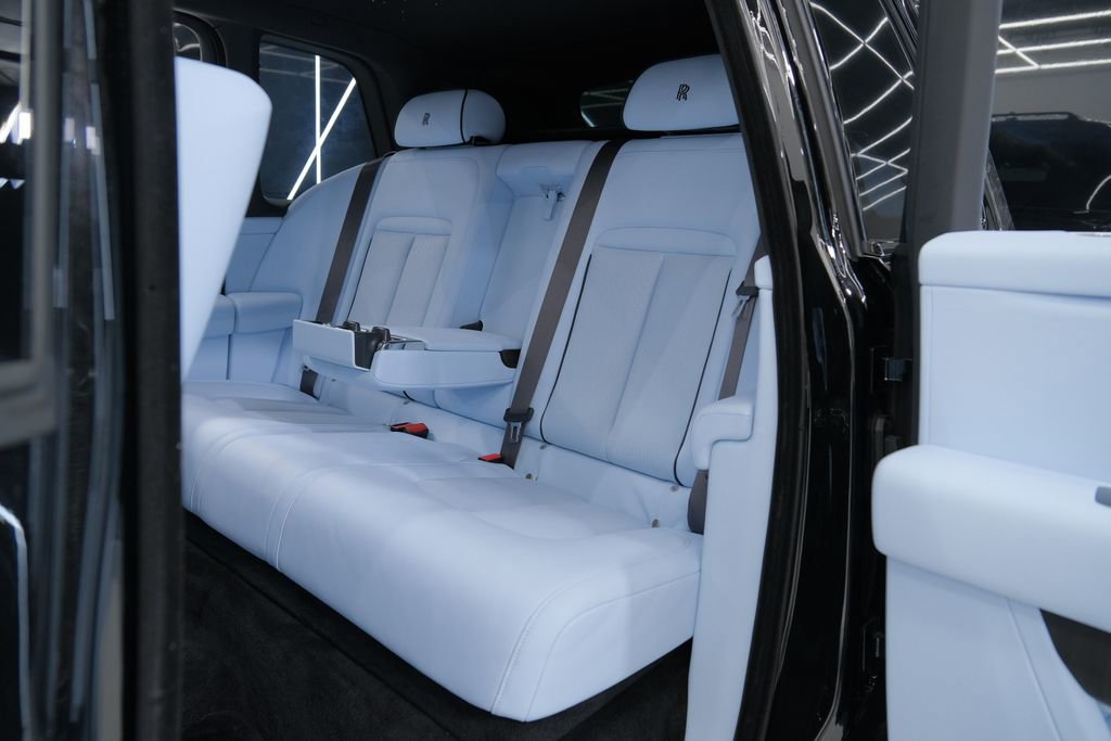 Used 2026 Rolls-Royce Cullinan image 39