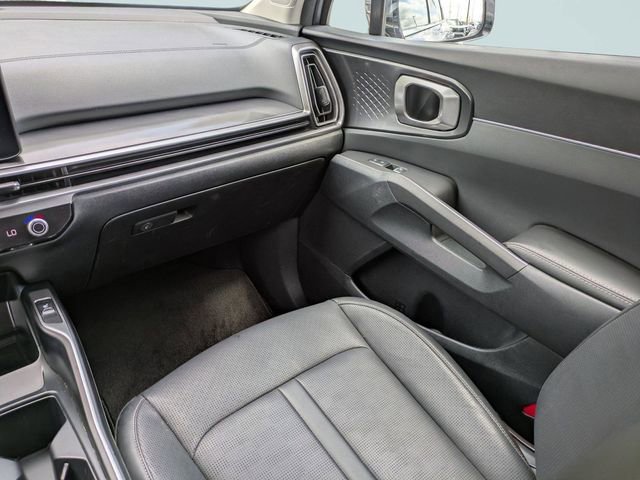 Used 2024 Kia Sorento S w/ Panoramic Sunroof Package image 19