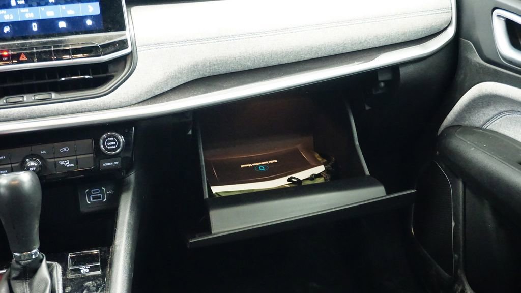 Used 2023 Jeep Compass Latitude image 21