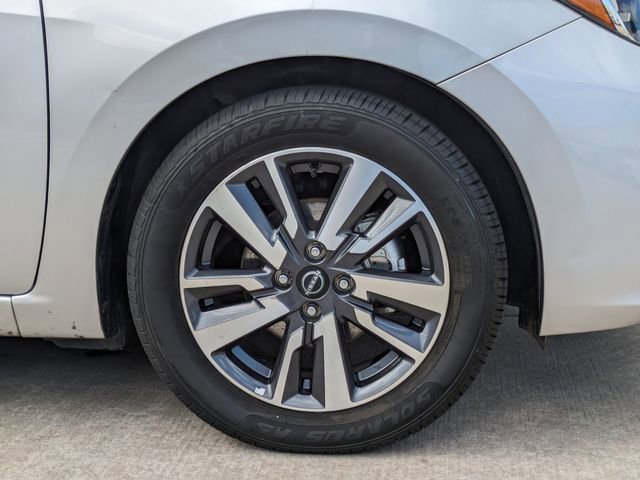 Used 2023 Nissan Versa SV image 12