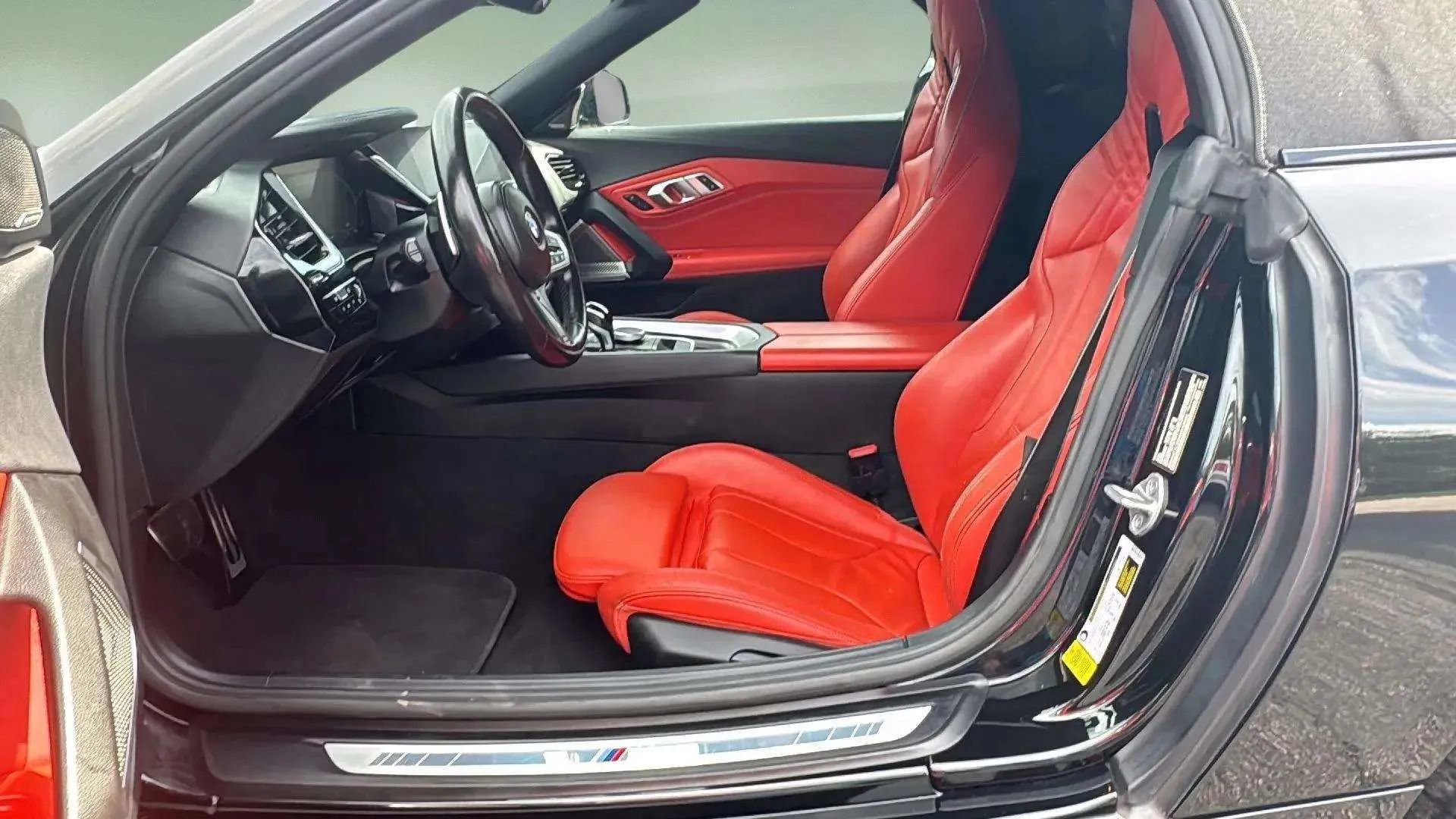 Used 2022 BMW Z4 sDrive30i w/ M Sport Package image 29