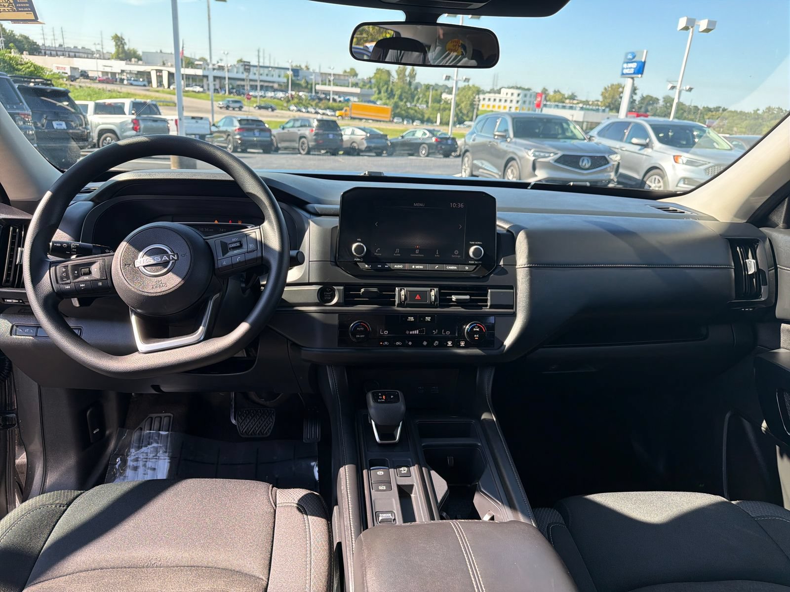 Used 2025 Nissan Pathfinder S FWD image 13