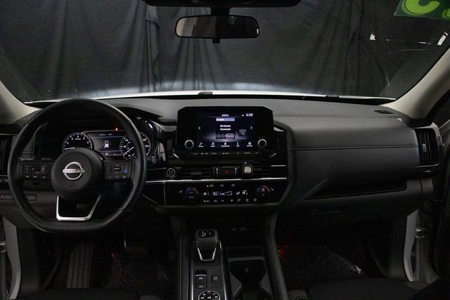 Used 2023 Nissan Pathfinder SV w/ SV Premium Package image 24