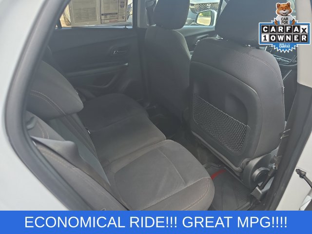 Used 2022 Chevrolet Trax LS w/ Tint and Cruise Package FWD image 11
