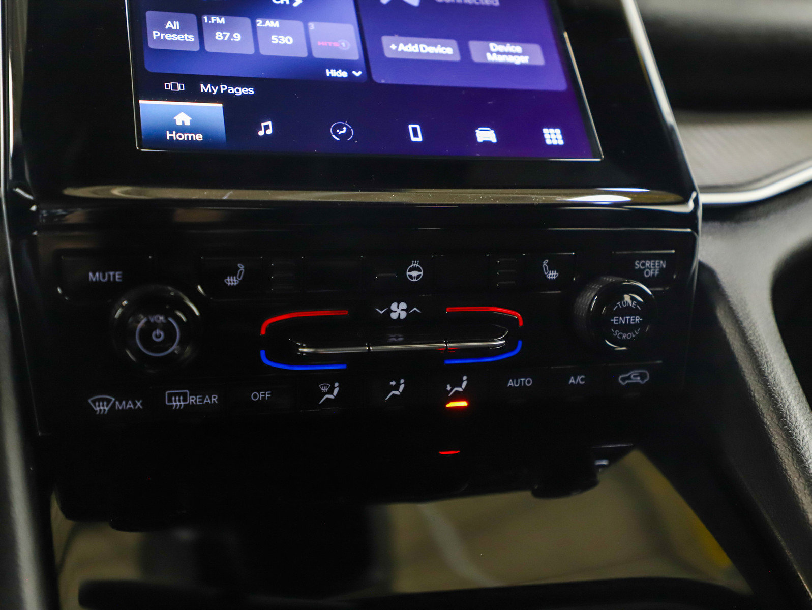 Used 2024 Jeep Grand Cherokee Laredo X w/ Luxury Tech Group I image 23