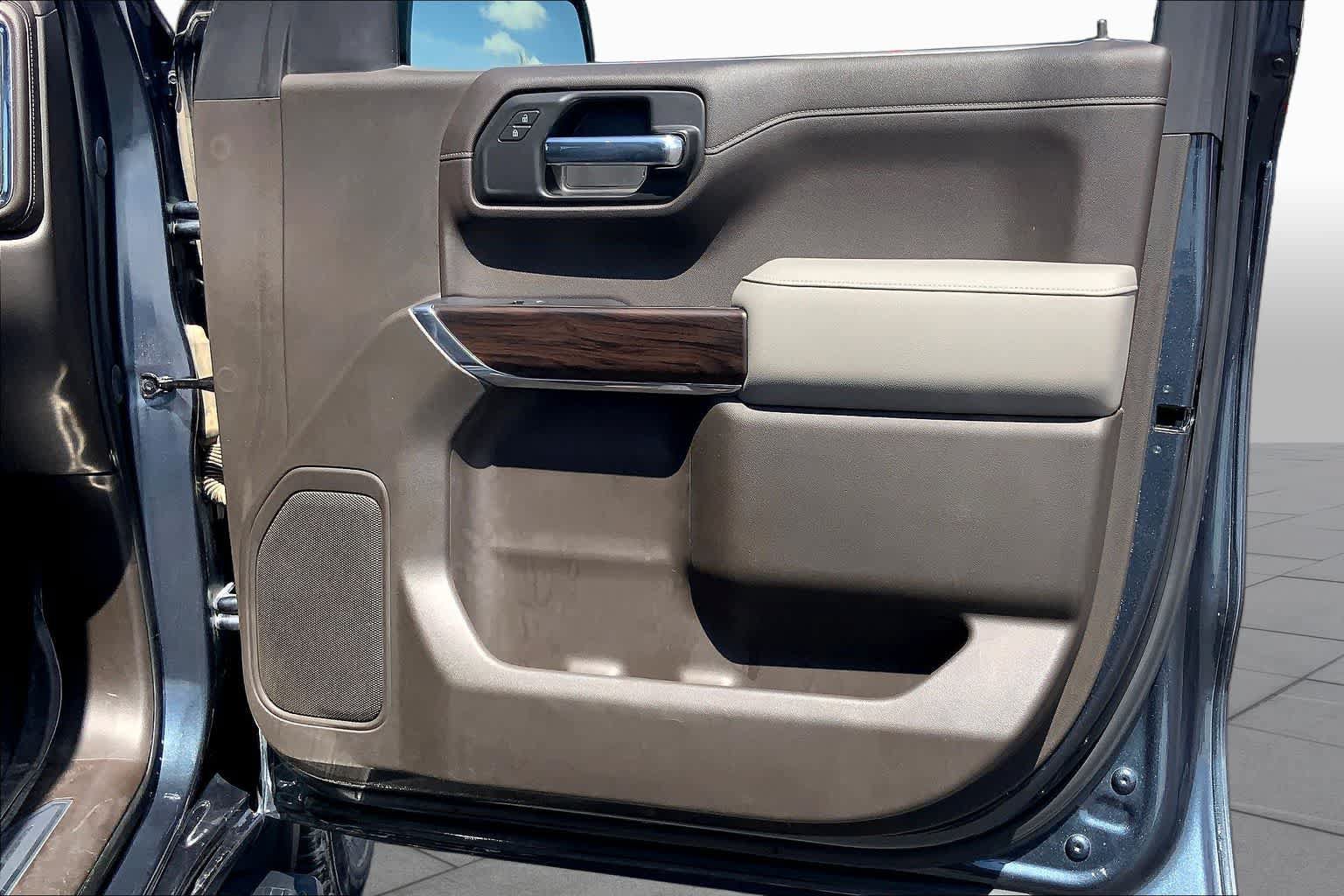 Used 2020 GMC Sierra 1500 SLT RWD image 23