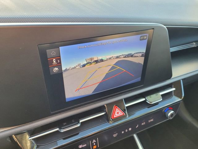 Used 2025 Kia Niro LX image 14