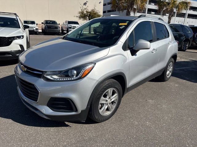 Used 2021 Chevrolet Trax LT w/ LT Convenience Package image 7
