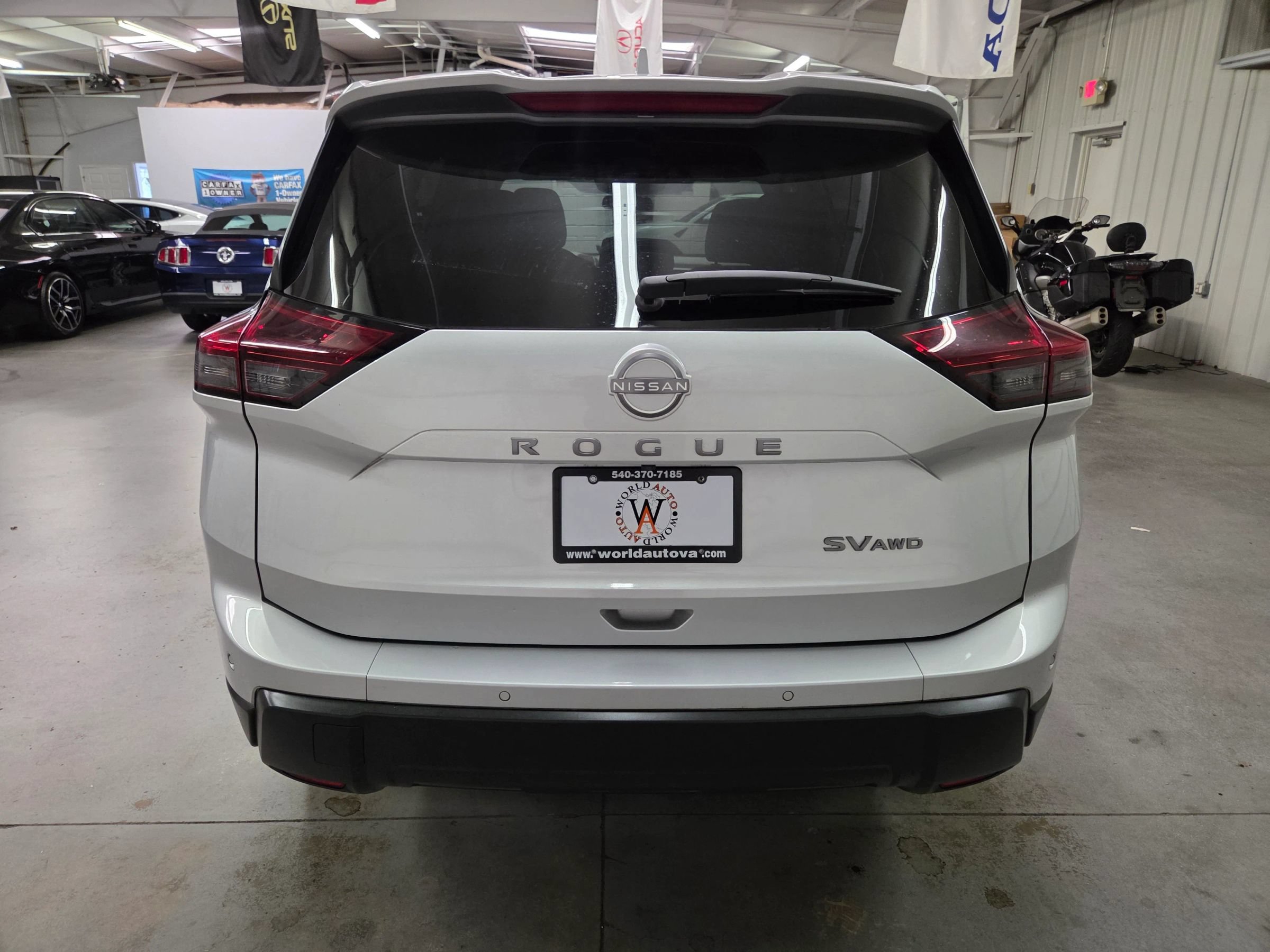 Used 2025 Nissan Rogue SV FWD image 6