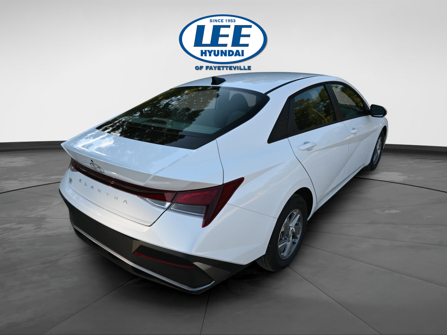 Certified 2025 Hyundai Elantra SE FWD image 3